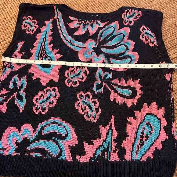 Vintage Jane Adam’s sweater vest - Picture 10 of 10